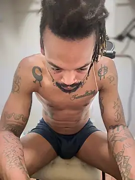 1BeautyN1Beast online show from 02/26/26, 06:57