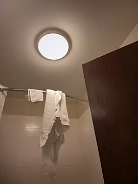 1BeautyN1Beast online show from 10/21/25, 01:10