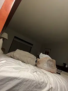 1BeautyN1Beast online show from 11/11/25, 01:44