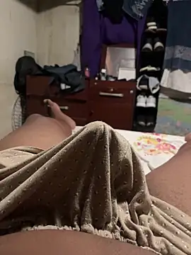 julio9679 online show from 12/21/25, 12:18