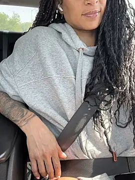 Shuggabutt online show from 03/29/26, 09:27