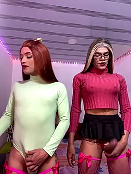 Snapshot of big_girl21cm chatting on 10/16/25, 01:41 big girl21cm online show from 10/16/25, 01:41