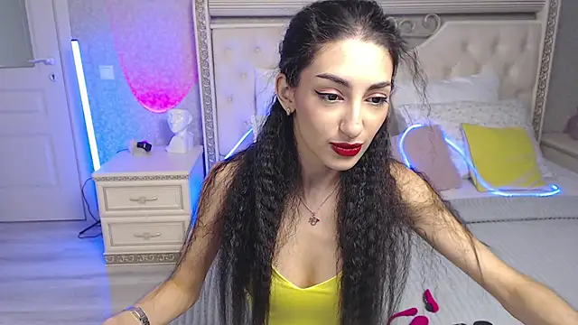 Lina Robbins online show from 10/07/25, 04:24