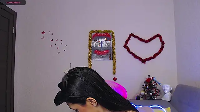 Lina Robbins online show from 01/03/25, 04:22