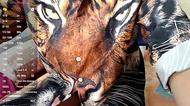 Snapshot of RoseStarr chatting on 09/19/25, 05:39 RoseStarr online show from 09/19/25, 05:39