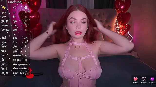 Snapshot of CarolinaDia chatting on 02/18/25, 06:37 CarolinaDia online show from 02/18/25, 06:37