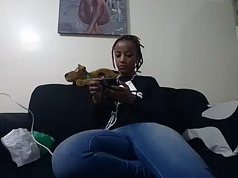 hoely grail01 online show from 11/06/25, 06:12