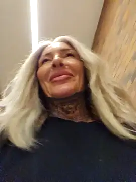 YourMommyBlair online show from 11/11/25, 11:38