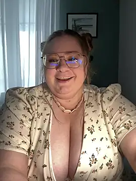 Snapshot of Chloe_WS chatting on 02/06/25, 12:15 Chloe WS online show from 02/06/25, 12:15