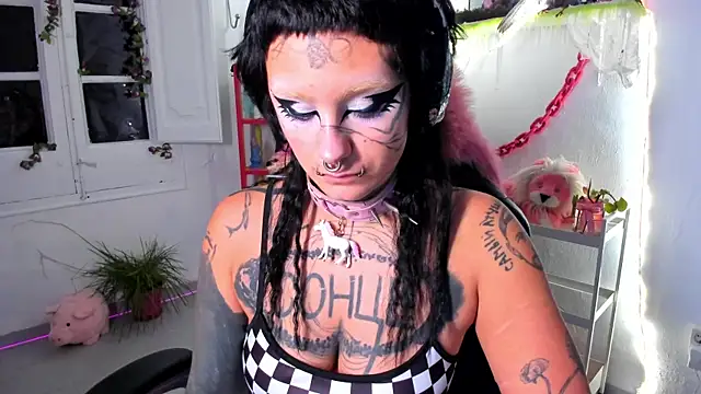 lady sontse  online show from 12/19/25, 08:44