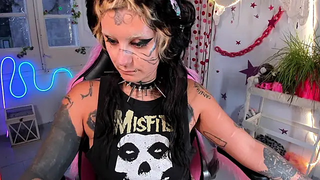 lady sontse  online show from 05/13/26, 06:59