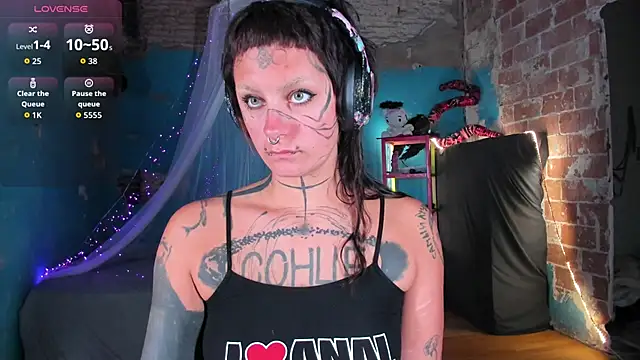 lady sontse  online show from 10/09/25, 06:41