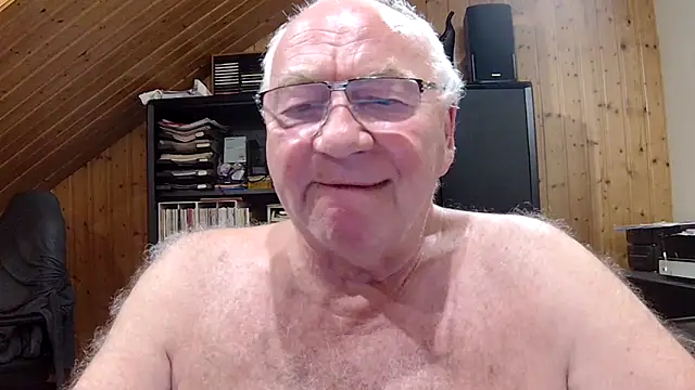Snapshot of biggandybig chatting on 06/22/26, 10:18 biggandybig online show from 06/22/26, 10:18