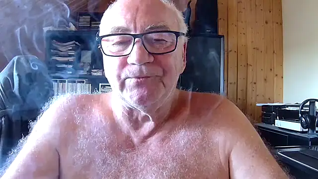 Snapshot of biggandybig chatting on 06/26/26, 12:00 biggandybig online show from 06/26/26, 12:00