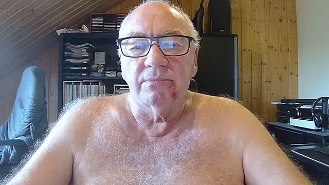 Snapshot of biggandybig chatting on 06/12/26, 10:57 biggandybig online show from 06/12/26, 10:57