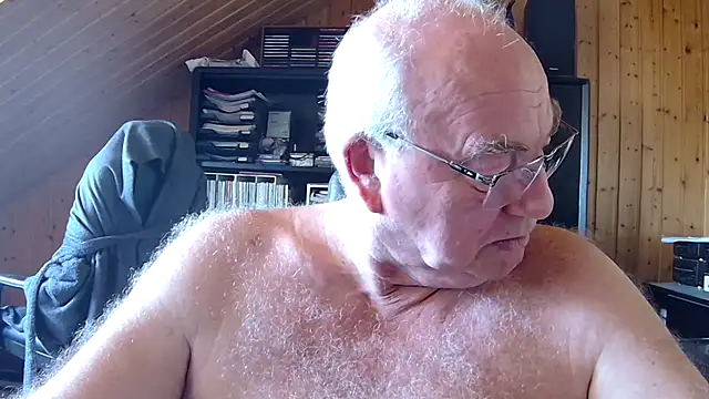 Snapshot of biggandybig chatting on 06/24/26, 10:58 biggandybig online show from 06/24/26, 10:58