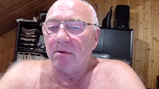Snapshot of biggandybig chatting on 07/15/26, 09:33 biggandybig online show from 07/15/26, 09:33