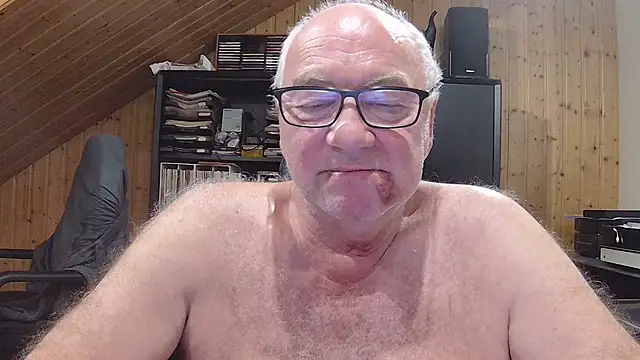 Snapshot of biggandybig chatting on 06/10/26, 10:55 biggandybig online show from 06/10/26, 10:55