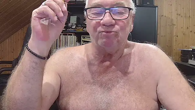 Snapshot of biggandybig chatting on 06/12/26, 11:02 biggandybig online show from 06/12/26, 11:02