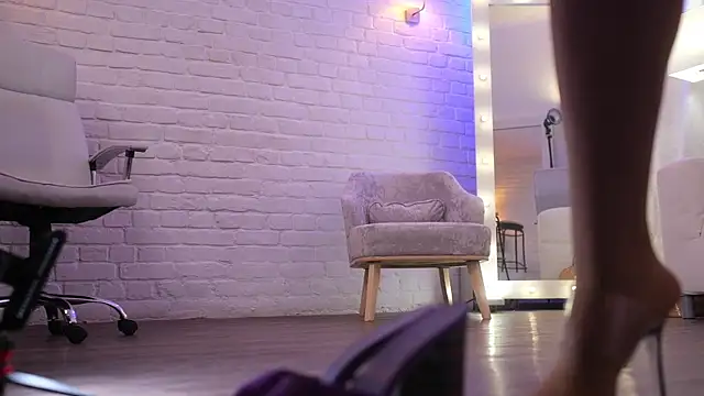 Nylon Legs online show from 07/08/26, 10:10
