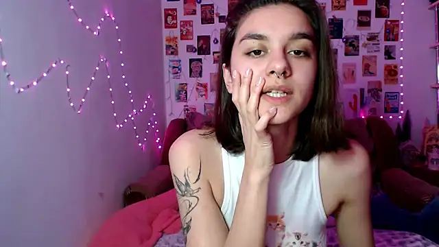 Snapshot of Celine_Dionn chatting on 12/15/24, 04:15 Celine Dionn online show from 12/15/24, 04:15