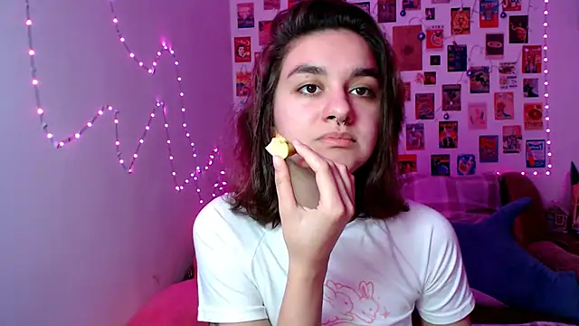 Snapshot of Celine_Dionn chatting on 01/17/25, 02:50 Celine Dionn online show from 01/17/25, 02:50