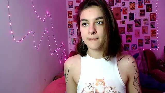 Snapshot of Celine_Dionn chatting on 01/23/25, 10:32 Celine Dionn online show from 01/23/25, 10:32