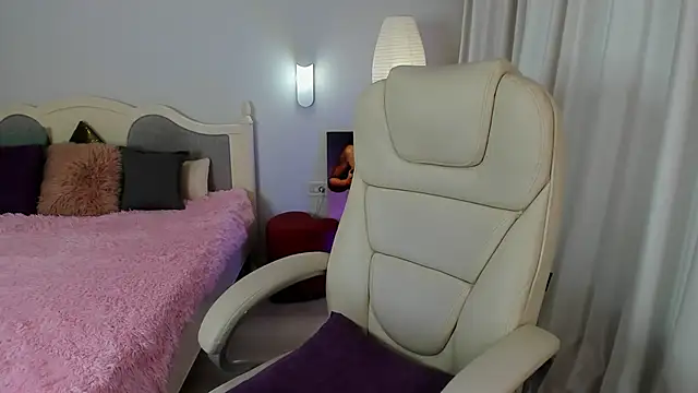 Snapshot of Eva_Rosec chatting on 01/18/25, 10:49 Eva Rosec online show from 01/18/25, 10:49