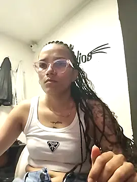 Yaumiko online show from 11/18/25, 11:59