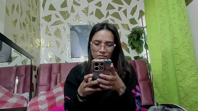 Yaumiko online show from 11/11/25, 11:49