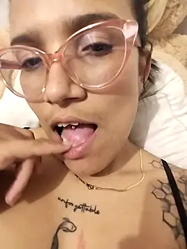 Yaumiko online show from 02/18/26, 01:36