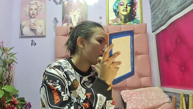 Yaumiko online show from 11/14/25, 12:53