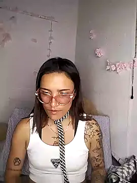 Yaumiko online show from 02/02/26, 11:04