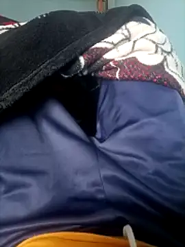 Snapshot of princeblore chatting on 12/18/25, 10:08 princeblore online show from 12/18/25, 10:08