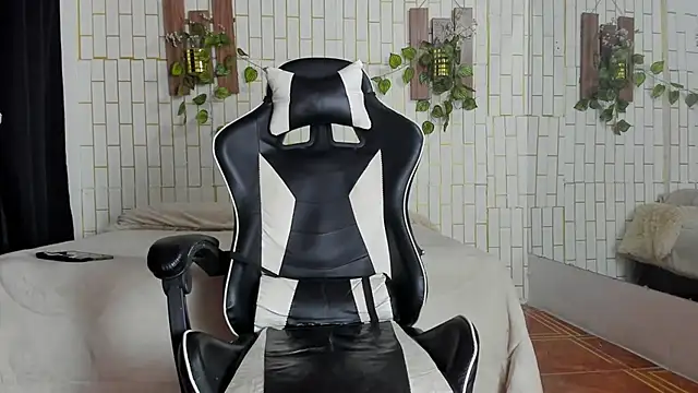 jacksson lawrence online show from 11/27/25, 02:56