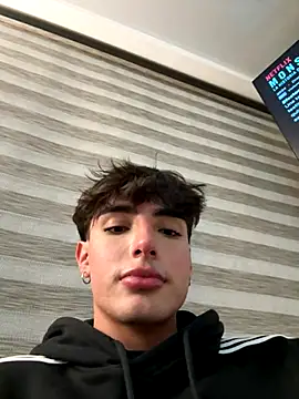 KittySkirtt1 online show from 10/28/25, 02:12