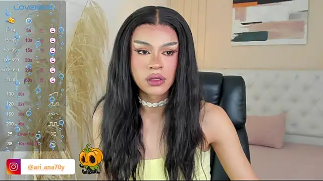 LOISE-XX online show from 10/11/25, 06:14