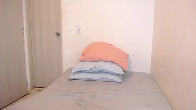 Megan mancini online show from 12/04/25, 03:44