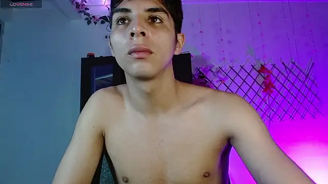 Snapshot of justin_alexxx chatting on 12/06/24, 07:39 justin alexxx online show from 12/06/24, 07:39