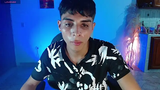 Snapshot of justin_alexxx chatting on 01/29/25, 03:01 justin alexxx online show from 01/29/25, 03:01