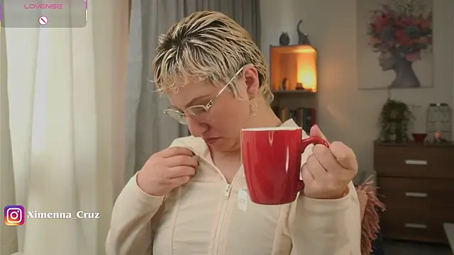 Ximenna Cruz online show from 01/10/26, 12:22