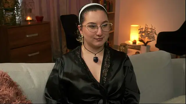 Ximenna Cruz online show from 04/21/26, 07:20