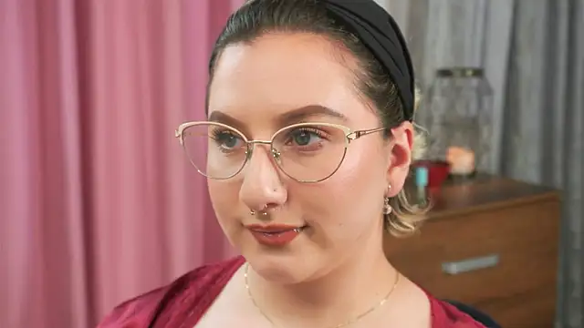 Ximenna Cruz online show from 04/05/26, 09:10