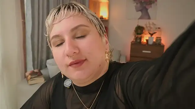 Ximenna Cruz online show from 01/13/26, 12:09