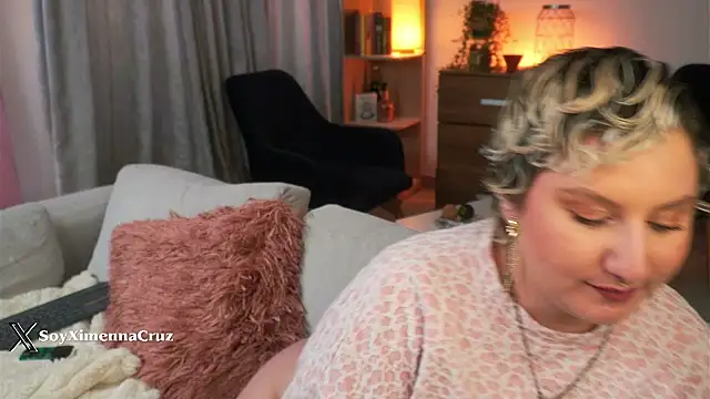 Ximenna Cruz online show from 03/19/26, 09:48