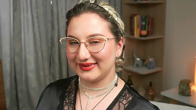 Ximenna Cruz online show from 04/03/26, 08:59