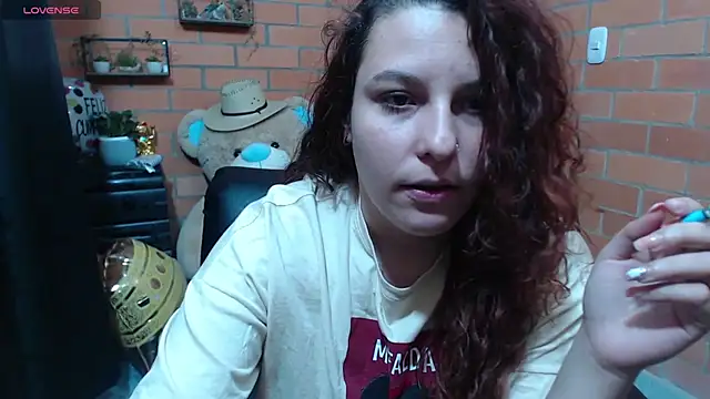 alexia 87 online show from 10/25/25, 04:33