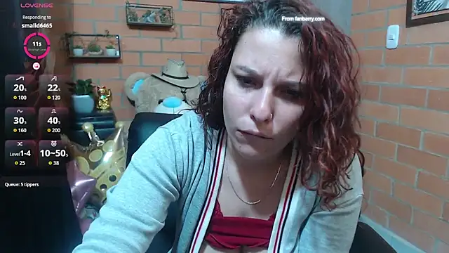 Snapshot of alexia_87 chatting on 10/04/25, 05:20 alexia 87 online show from 10/04/25, 05:20