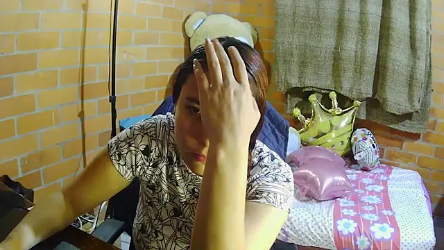 alexia 87 online show from 10/27/25, 02:56