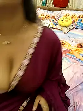 Snapshot of Divya_girl chatting on 07/16/26, 10:07 Divya girl online show from 07/16/26, 10:07
